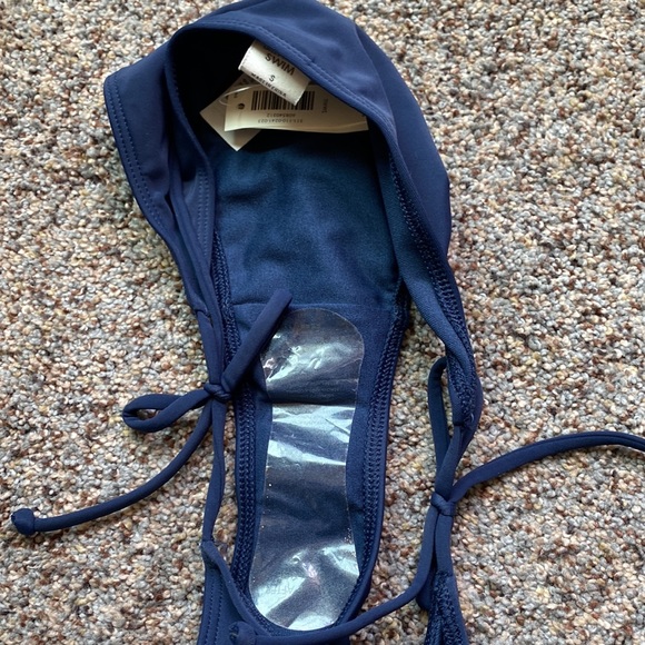 Gilly Hicks Swim bottom Small - Picture 3 of 3